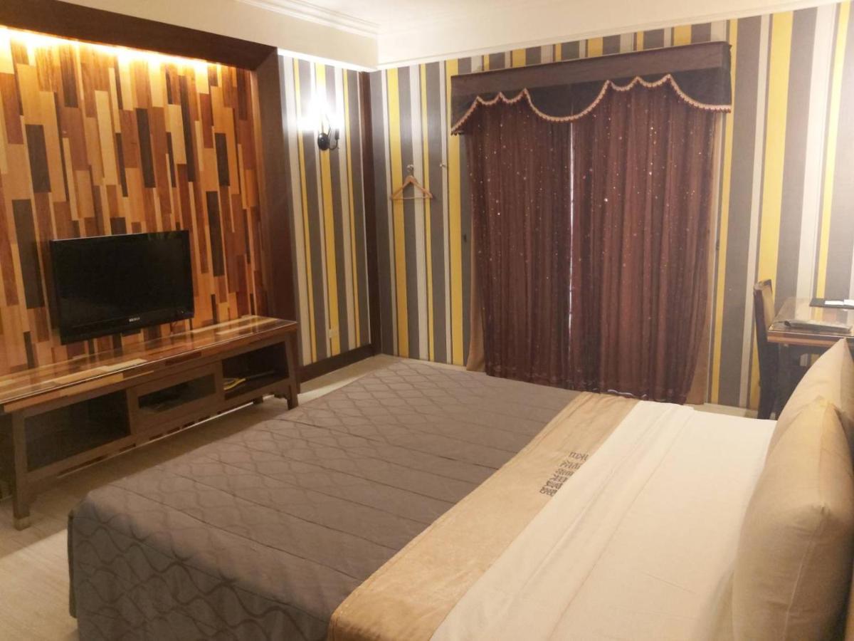 Chateau Motel Каосюн Екстериор снимка