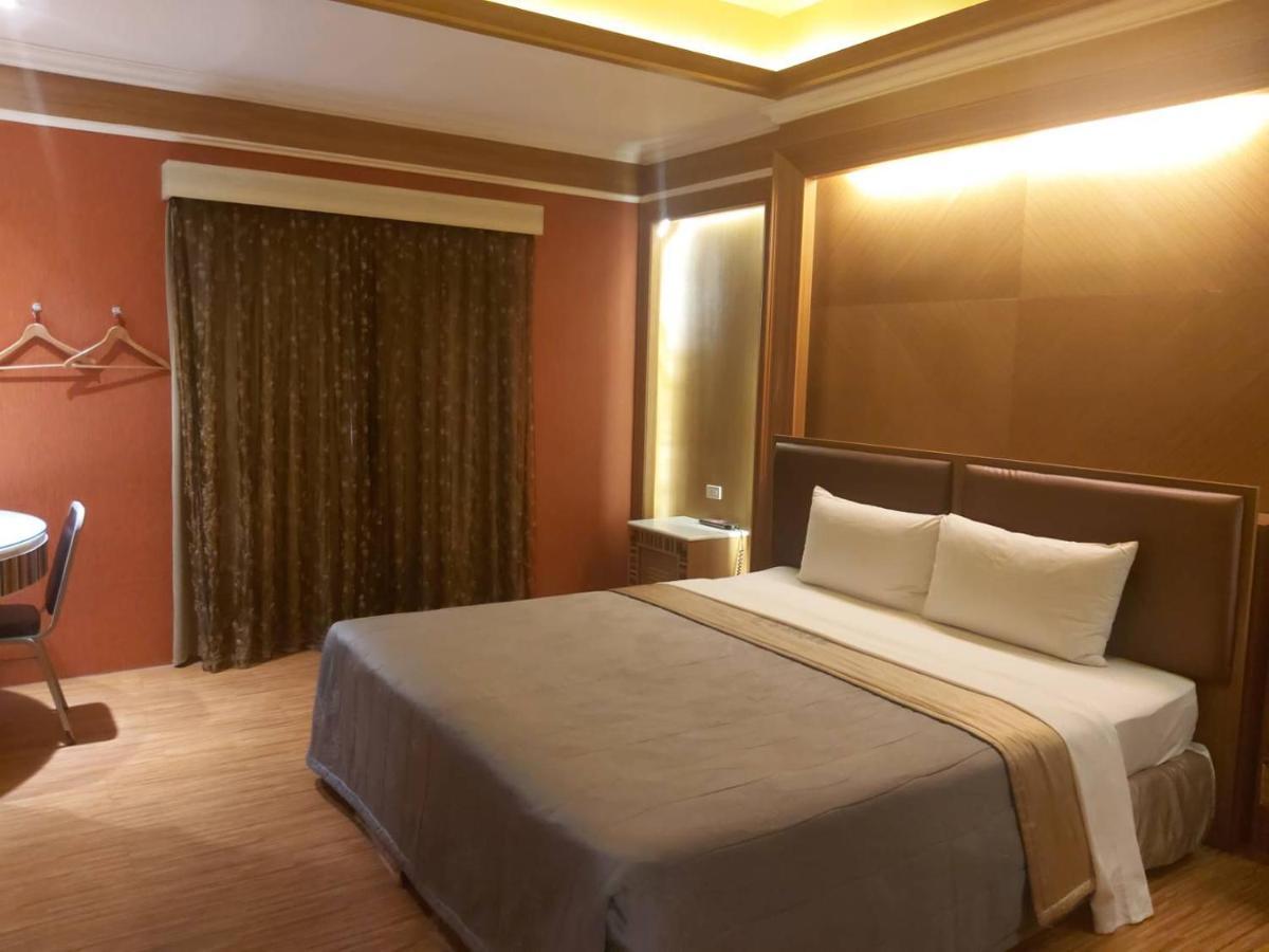 Chateau Motel Каосюн Екстериор снимка