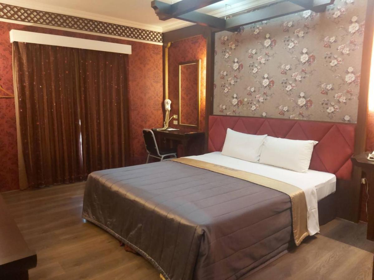 Chateau Motel Каосюн Екстериор снимка