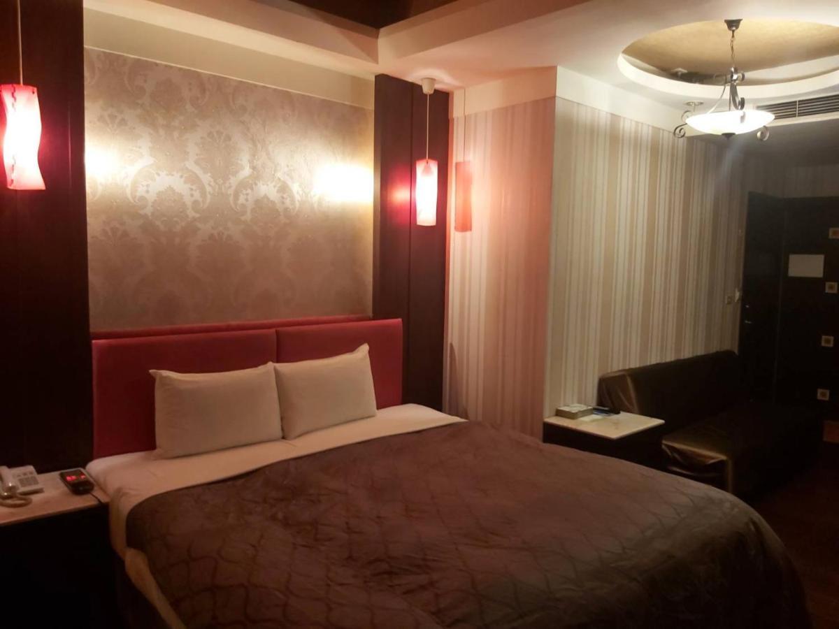Chateau Motel Каосюн Екстериор снимка