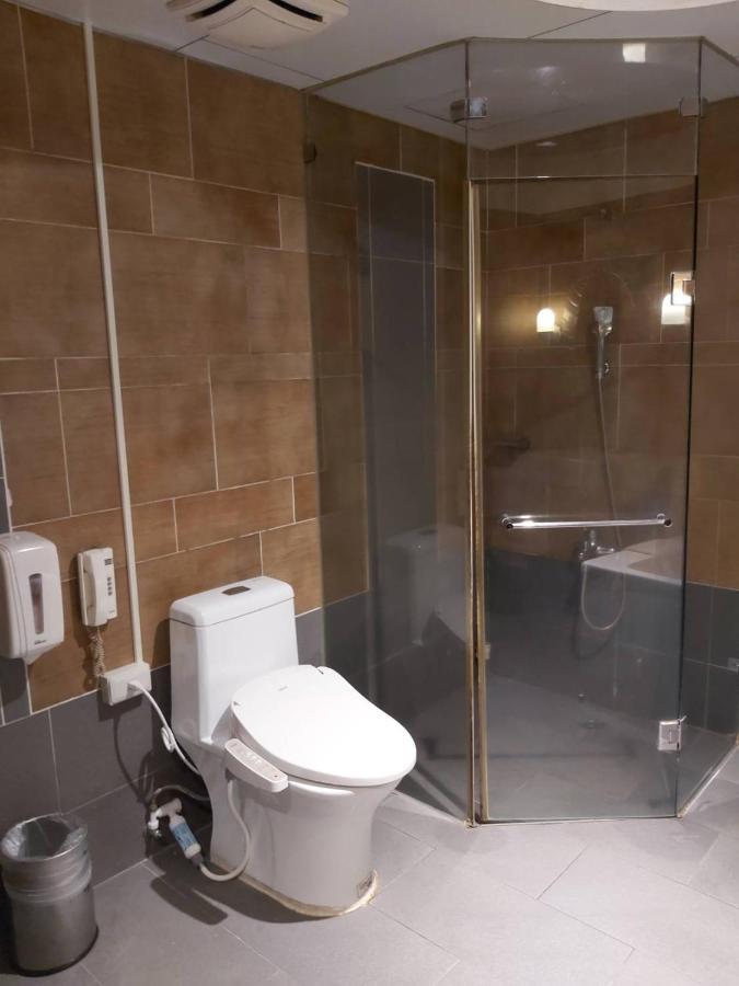 Chateau Motel Каосюн Екстериор снимка
