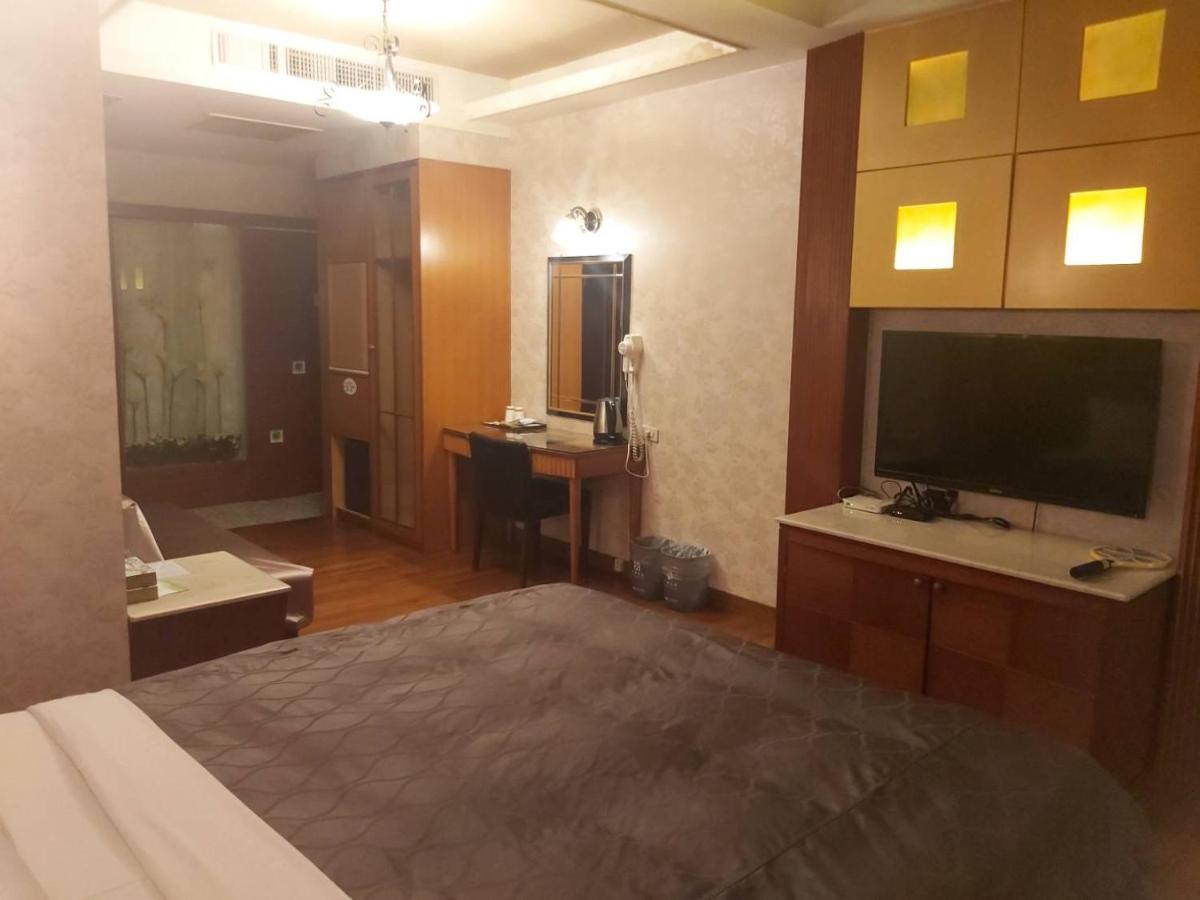 Chateau Motel Каосюн Екстериор снимка
