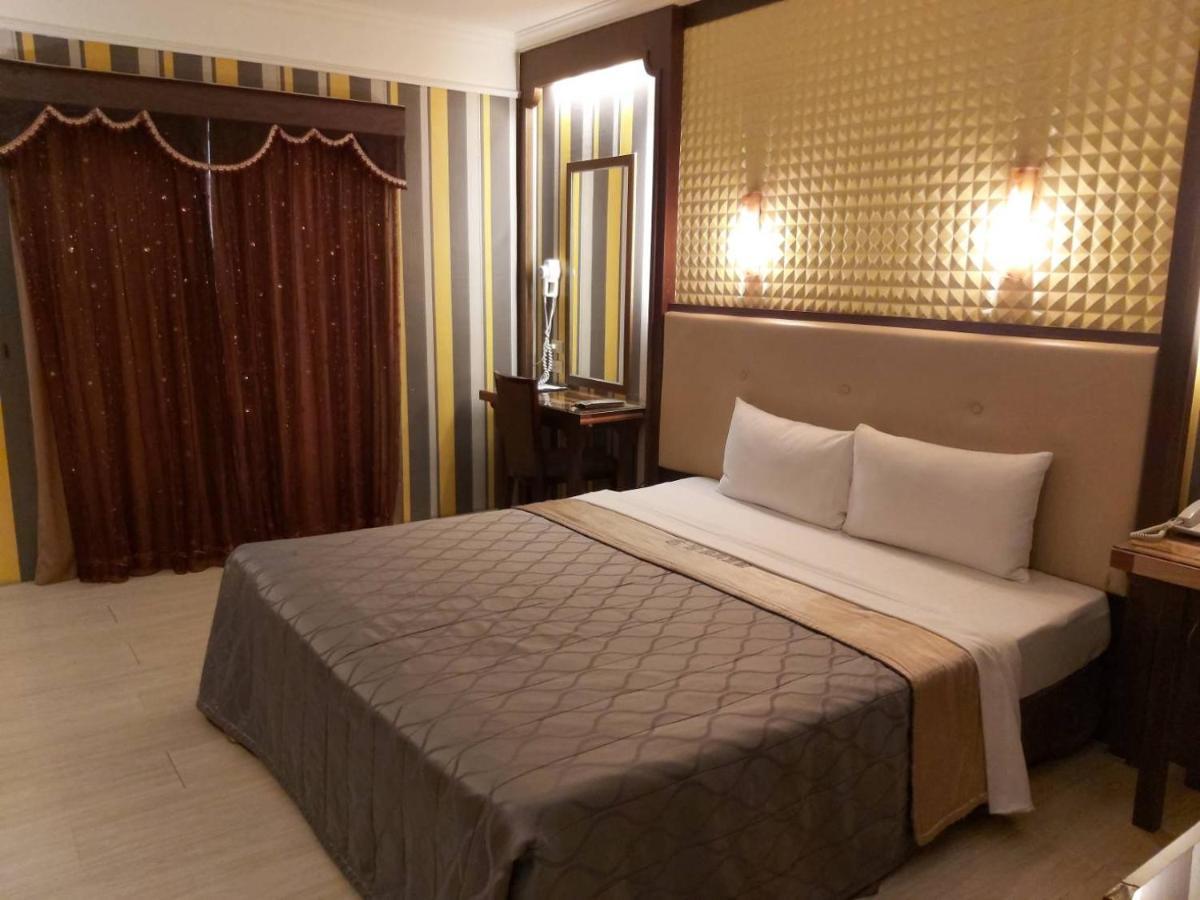 Chateau Motel Каосюн Екстериор снимка